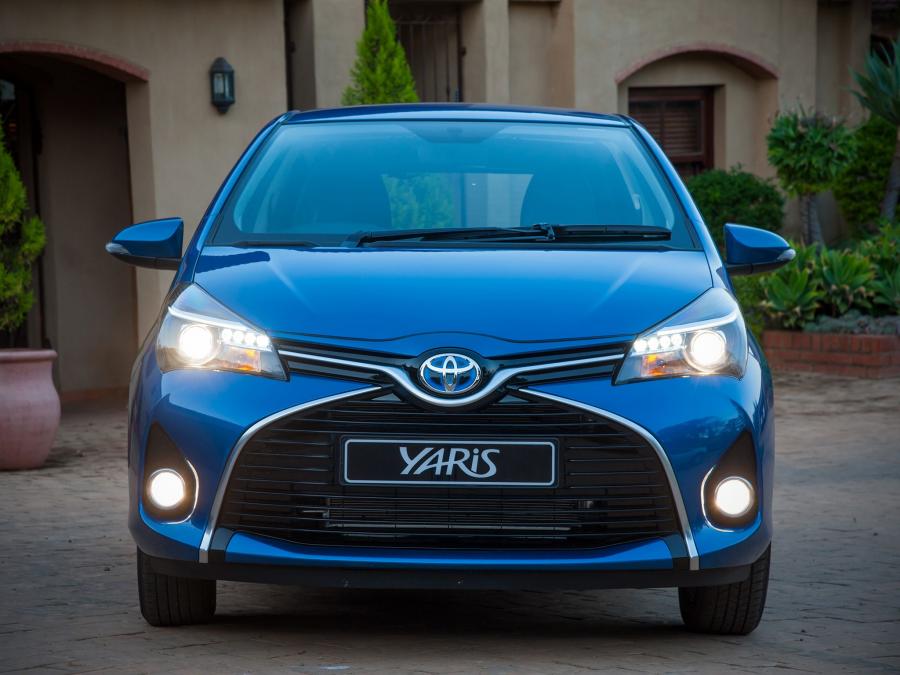  Toyota Yaris Hybrid 2014 года  (ZA) (фото 2 из 7)